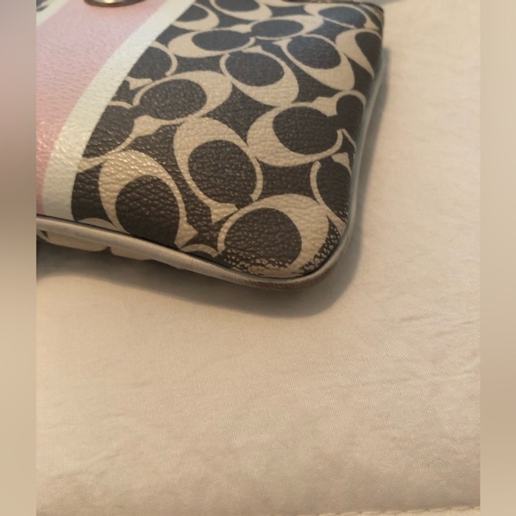 Coach Wristlet - Picture 5 of 10